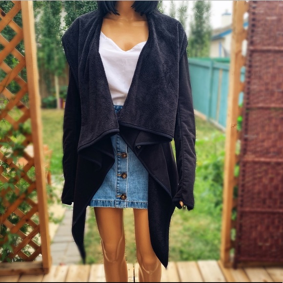 Lululemon Presence of Mind Wrap - Picture 3 of 13